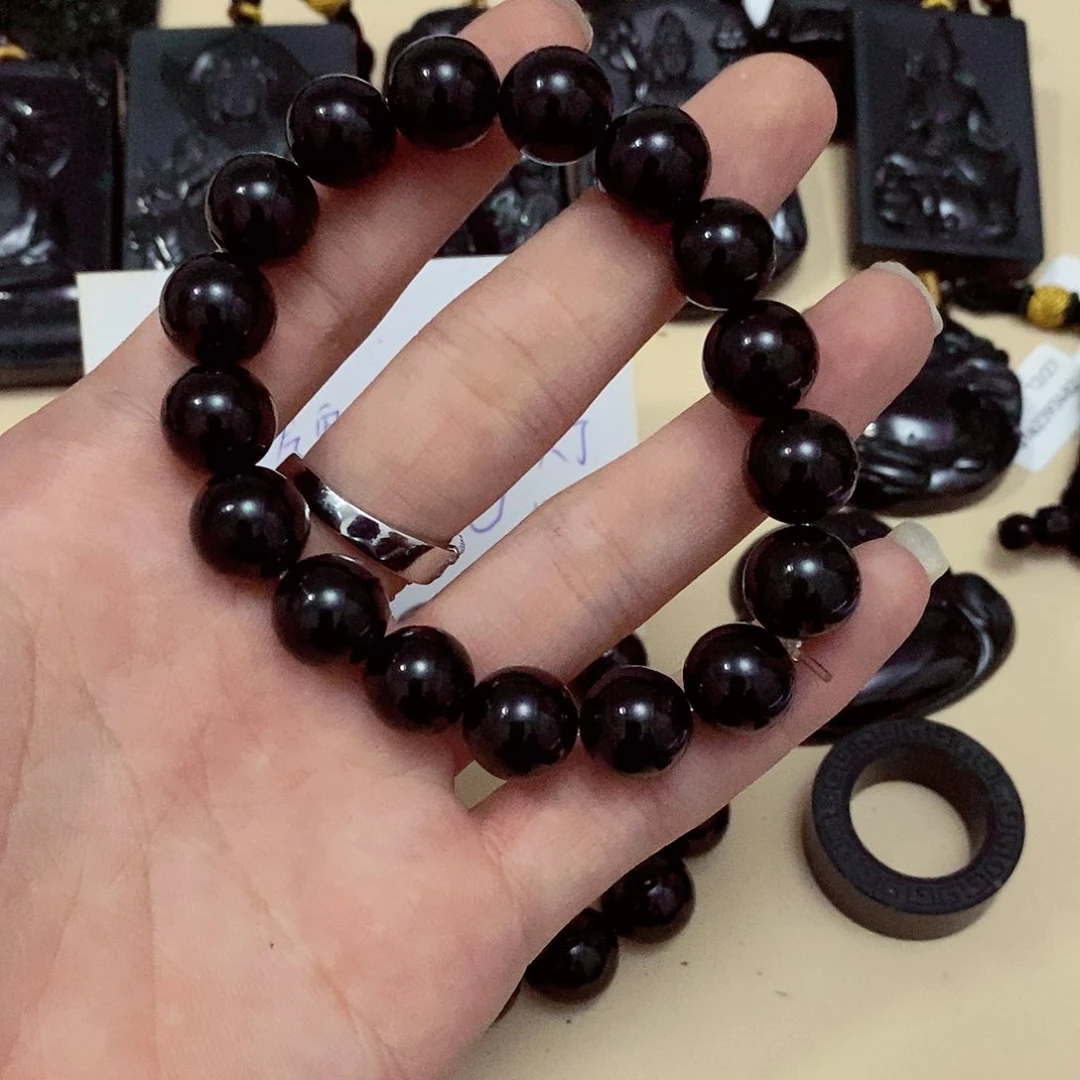 翡翠挂件未镶嵌翡翠