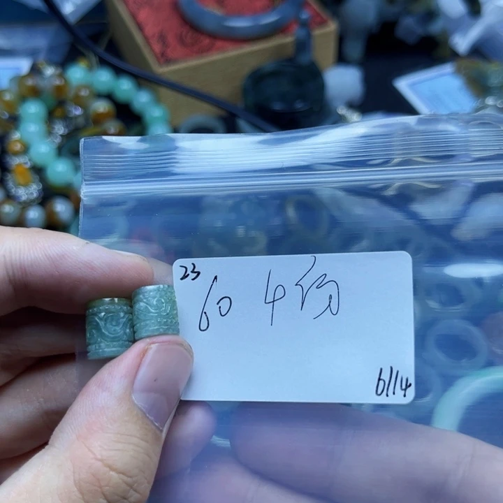 翡翠戒指未镶嵌翡翠