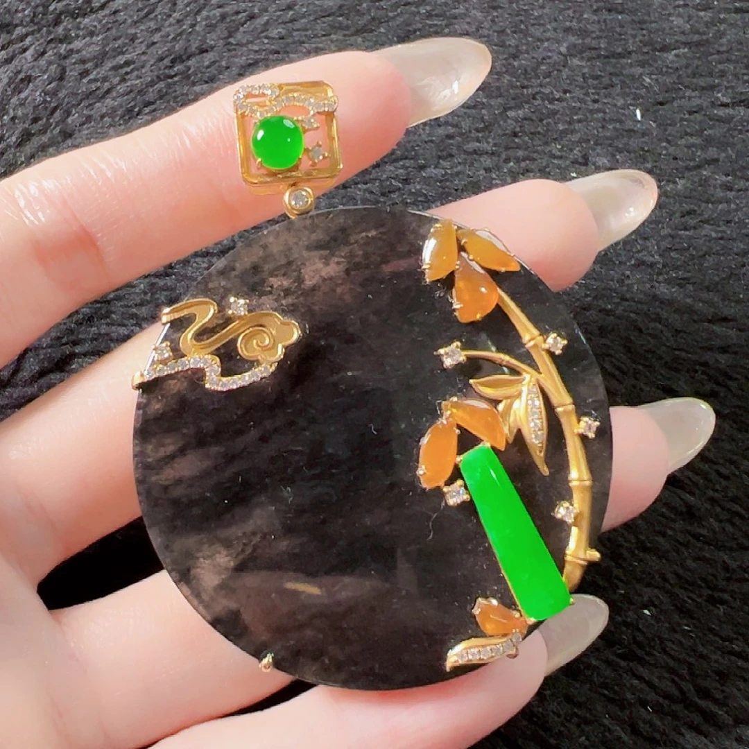 翡翠18K金镶嵌颈饰签收后24小时鉴赏期，过时不退