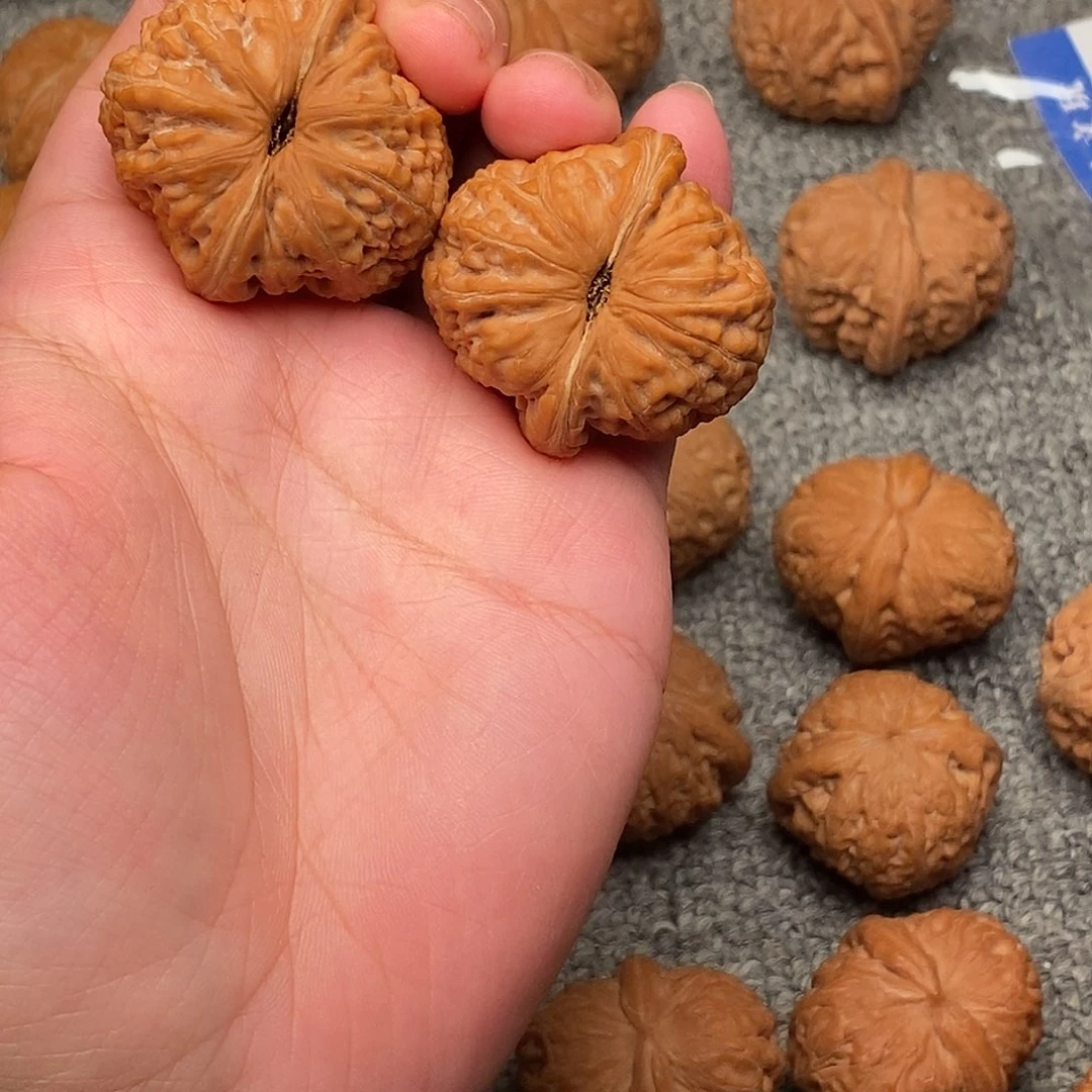 刘****文玩核桃吊坠全品