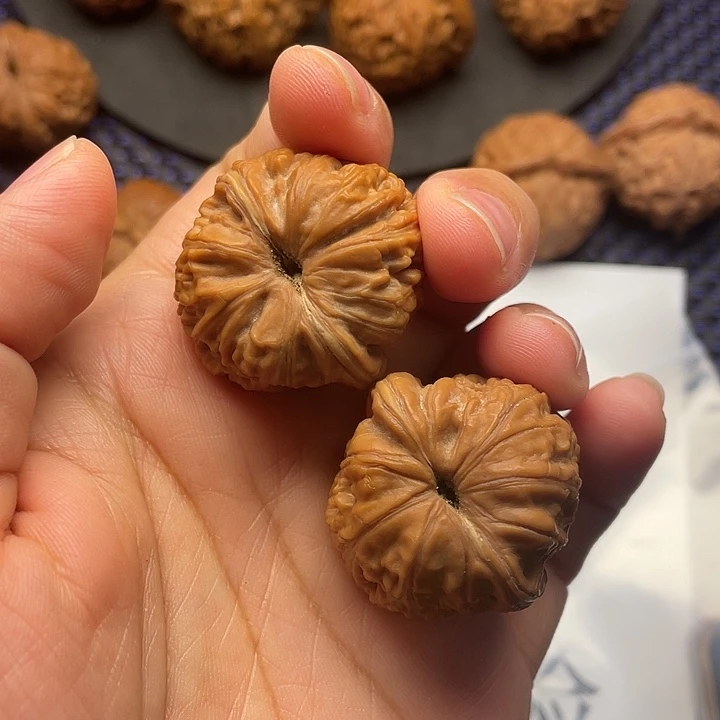 墨***隐文玩核桃吊坠小元宝