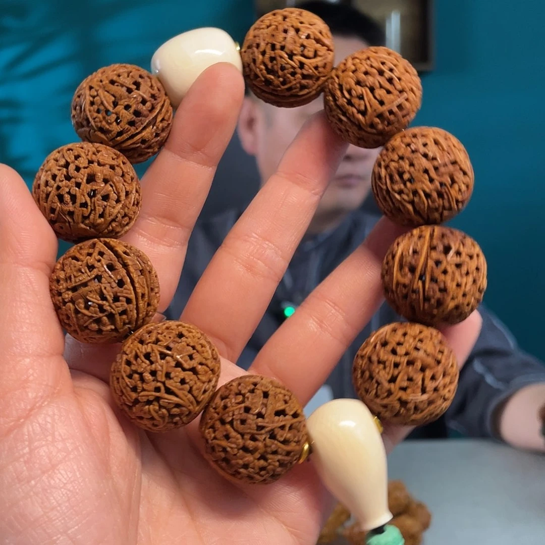 用****7大山桃核细密工顶级作品