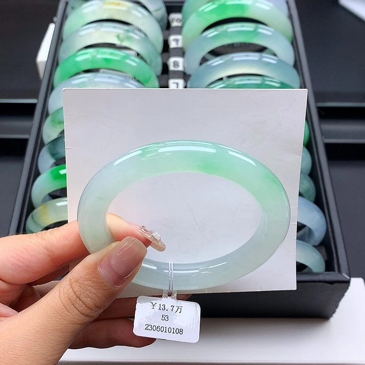 未镶嵌手镯翡翠53冰果绿圆条