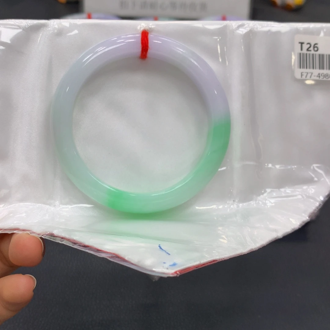 翡翠手镯未镶嵌翡翠16