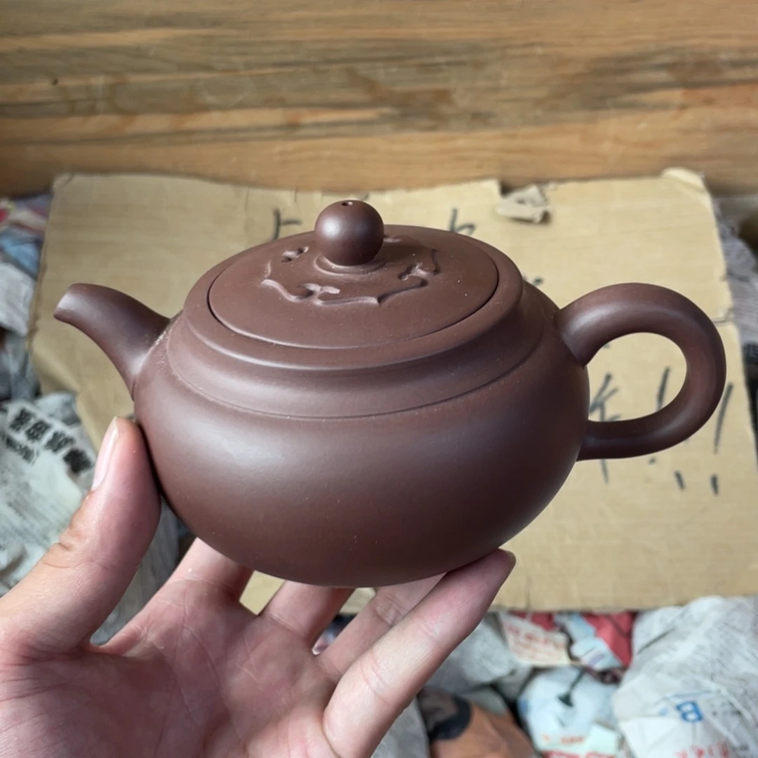 茶壶紫砂老厂紫砂壶一件。