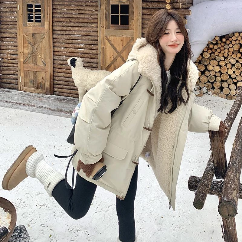 米白色休闲羊羔毛加厚派克服棉衣女2025冬季新款减龄保暖棉服外套
