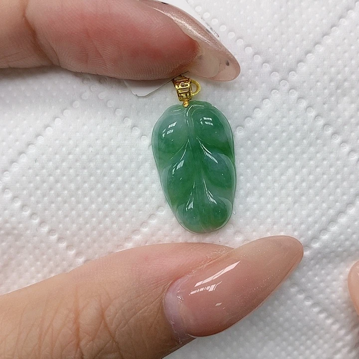 颈饰18K金镶嵌翡翠