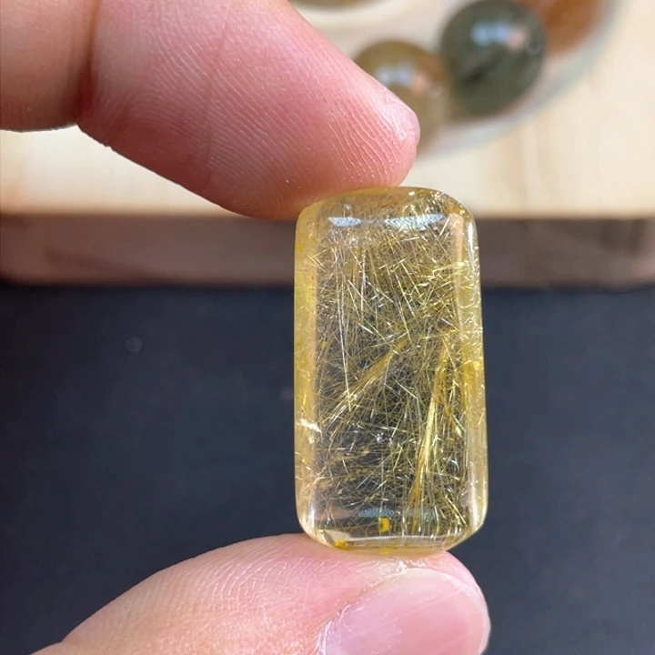 未镶嵌颈饰水晶樗**_