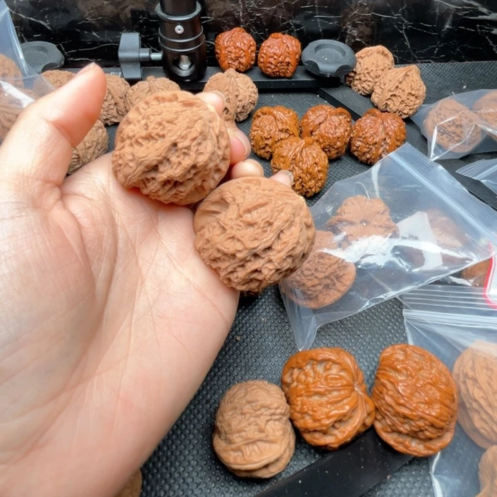 核桃手串/手链A****子血麒麟有黄
