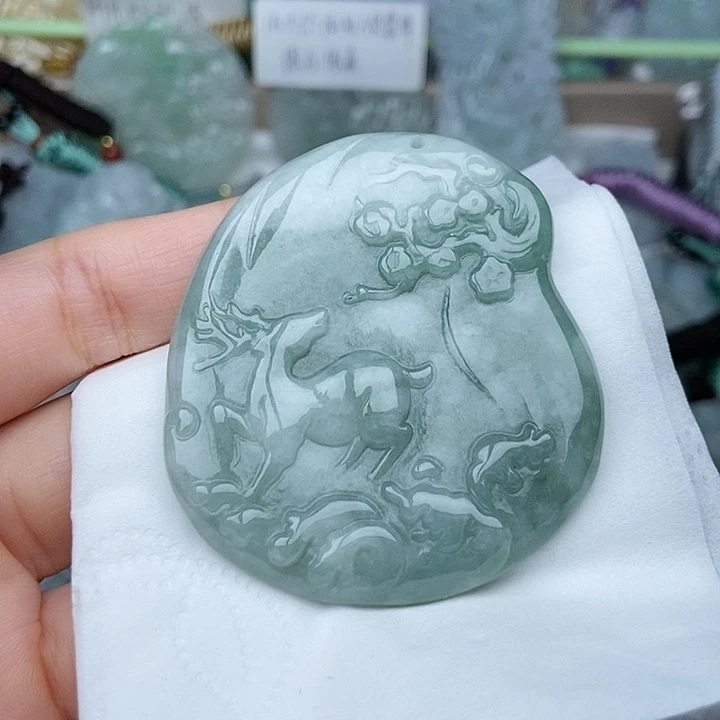 翡翠未镶嵌颈饰翡翠