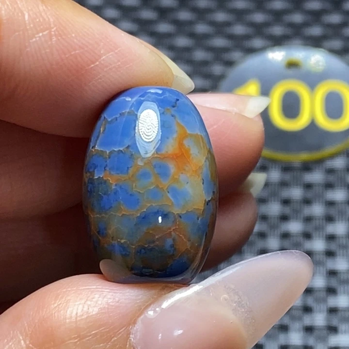 刘***刚玛瑙/玉髓未镶嵌颈饰