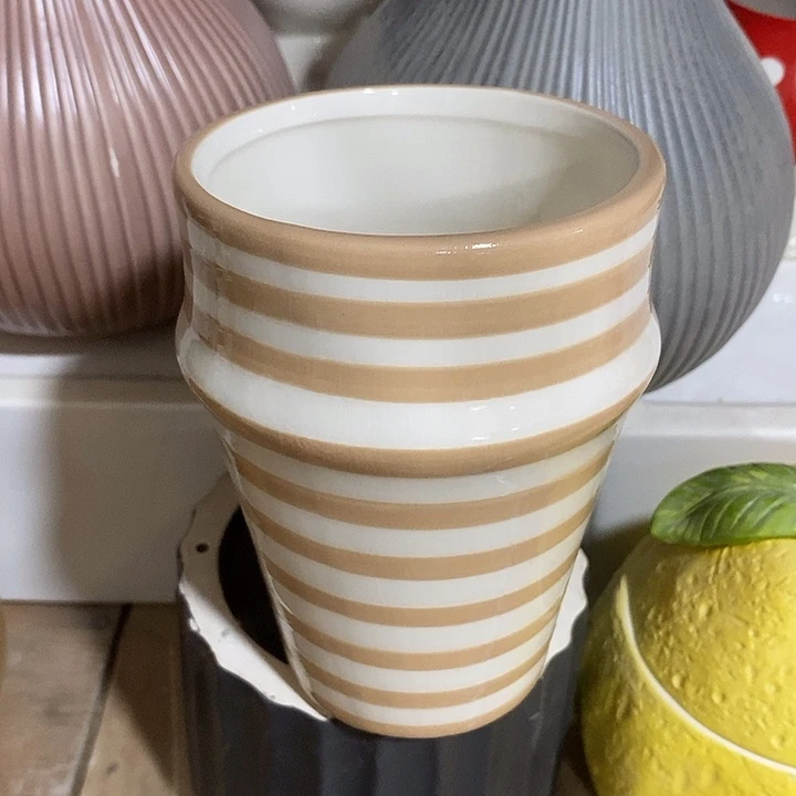 摆件陶盆有孔 瑕疵介意勿拍