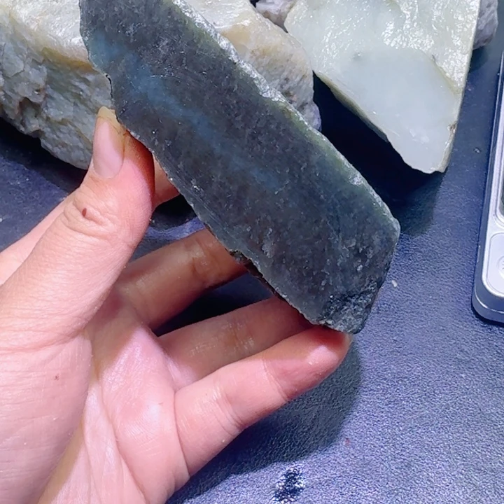 和田玉未镶嵌珠宝半成品