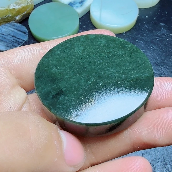 和田玉（糖玉）未镶嵌珠宝奇石