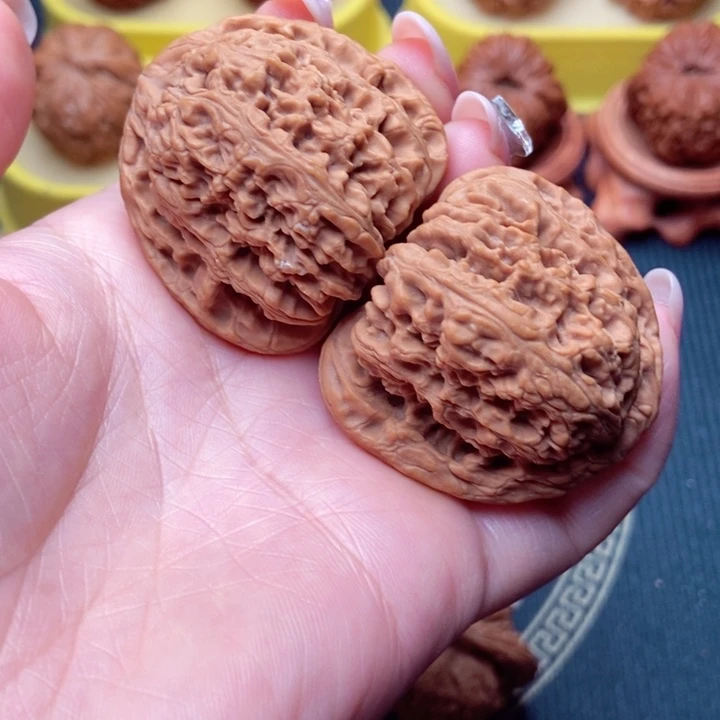 文玩核桃把件南疆石