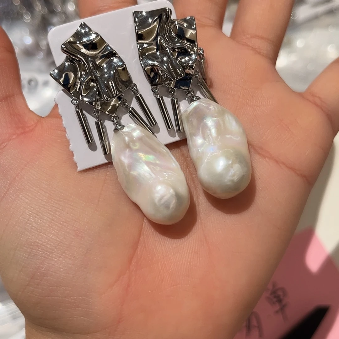 淡水珍珠合金颈饰