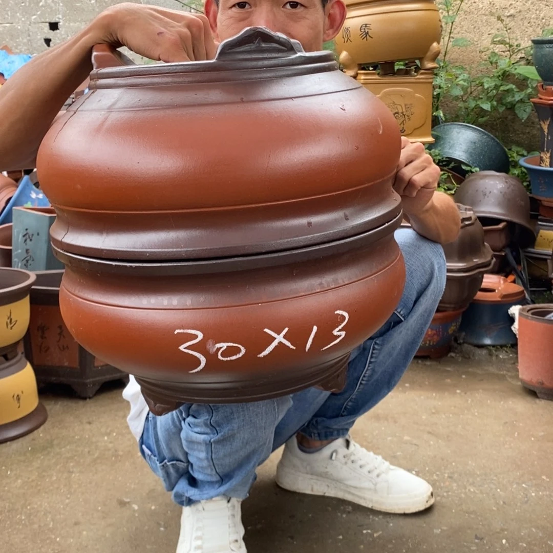 紫砂花盆紫砂艺术学院的学生会