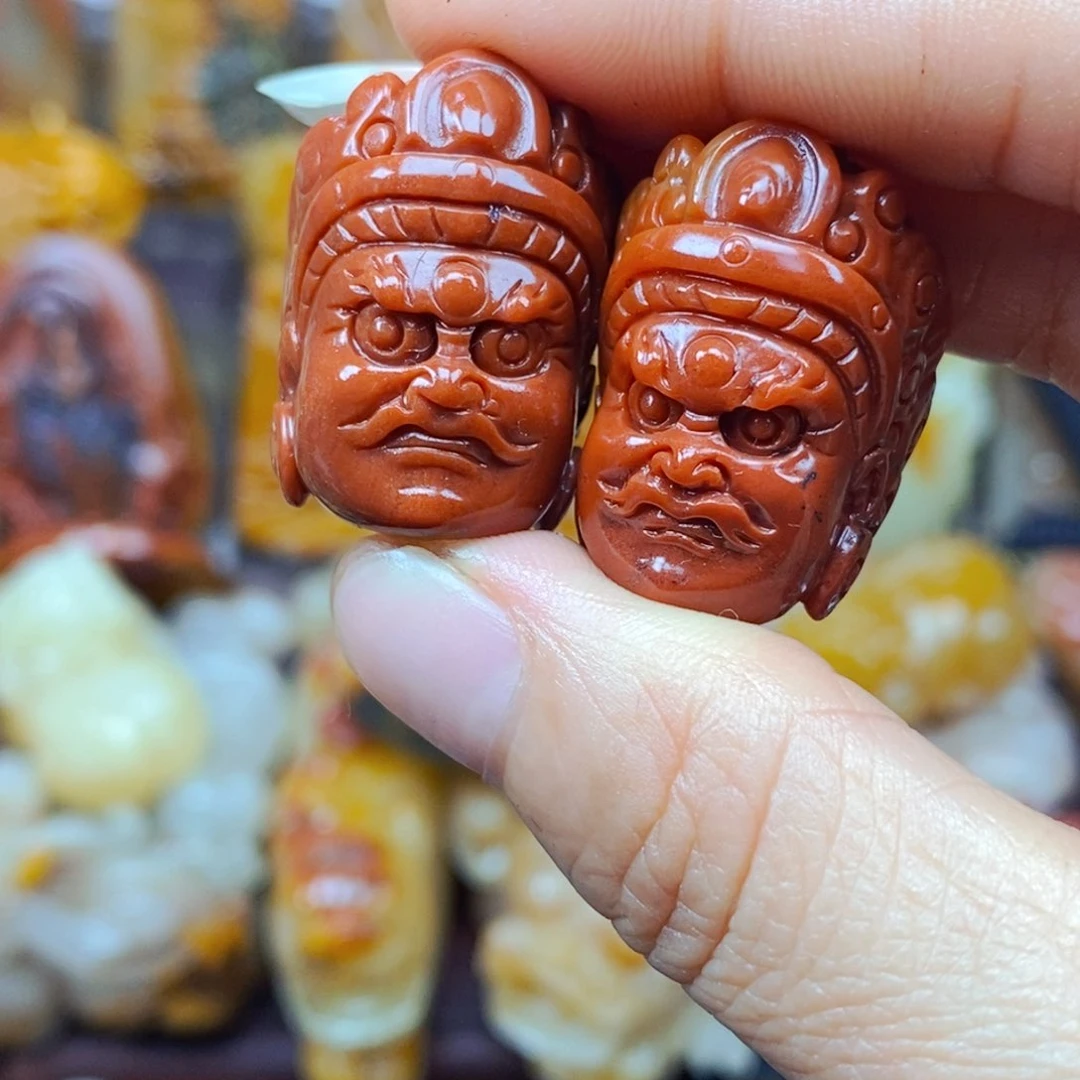 石英质玉（黄龙玉）未镶嵌颈饰