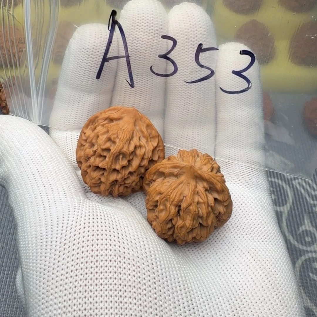 文玩核桃吊坠秦闷全品32