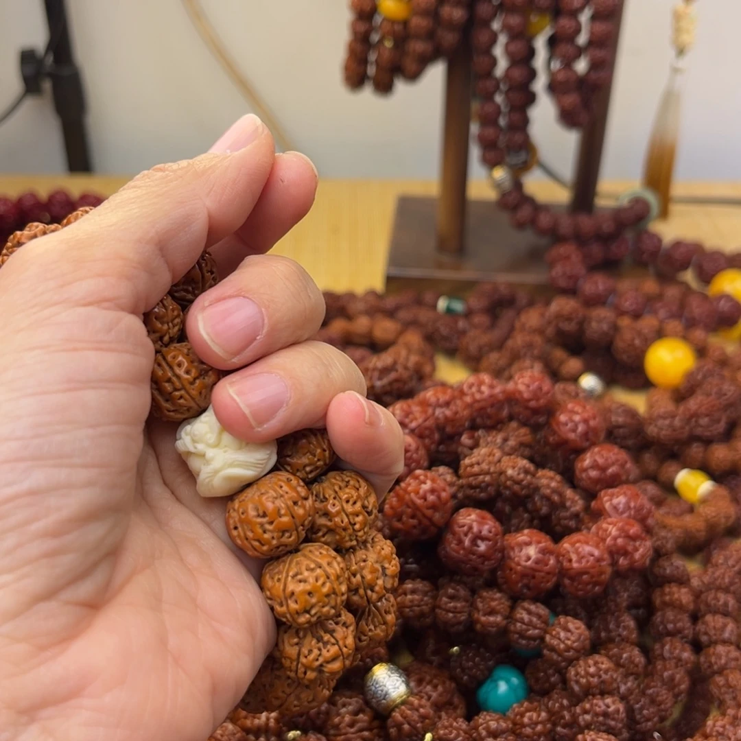 与***争原皮双圈手串老树王