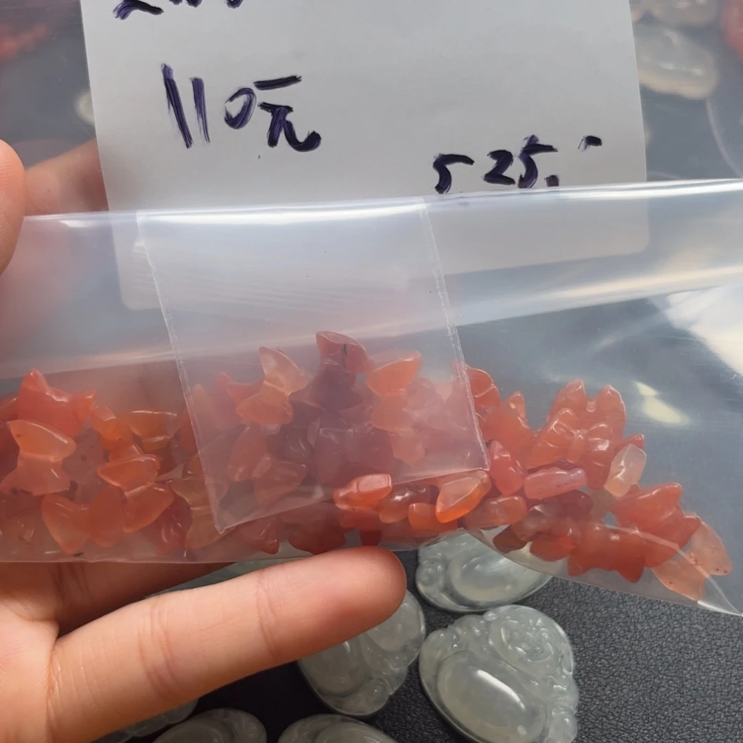 南红玛瑙配饰未镶嵌美**生