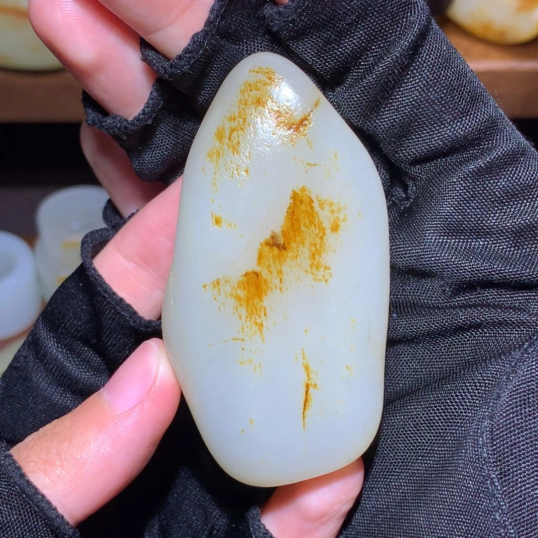 用***9和田玉未镶嵌颈饰