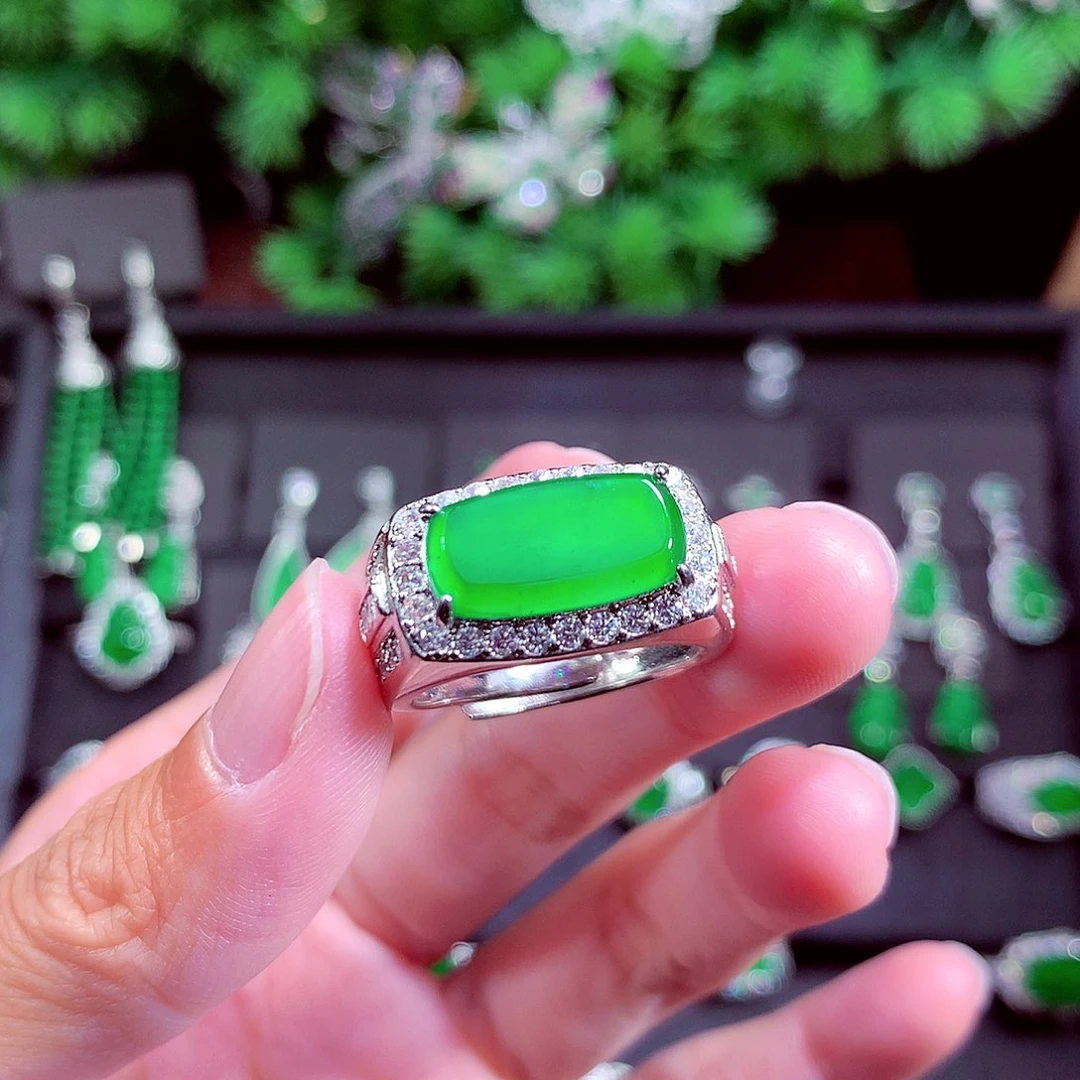 颈饰未镶嵌翡翠天然