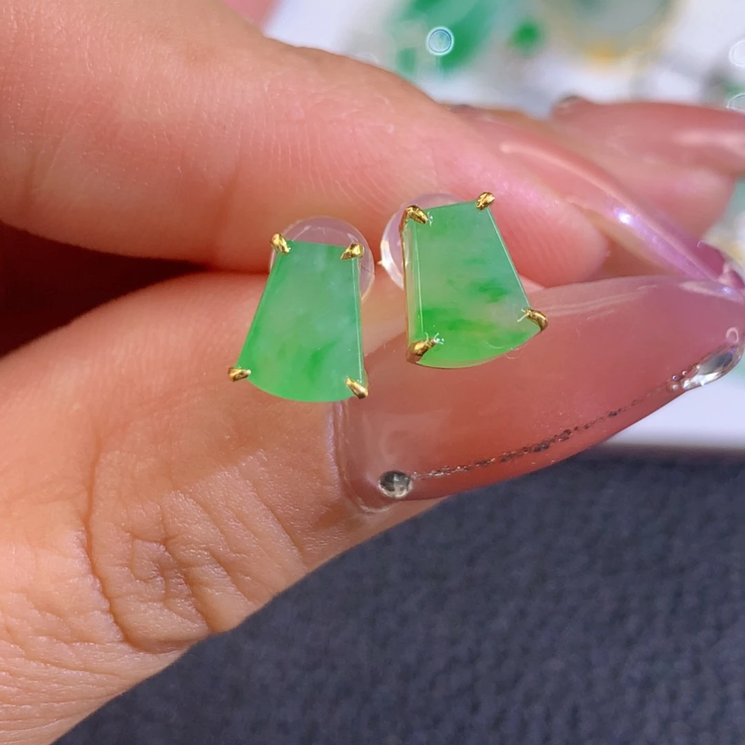 翡翠18K金镶嵌颈饰翡翠