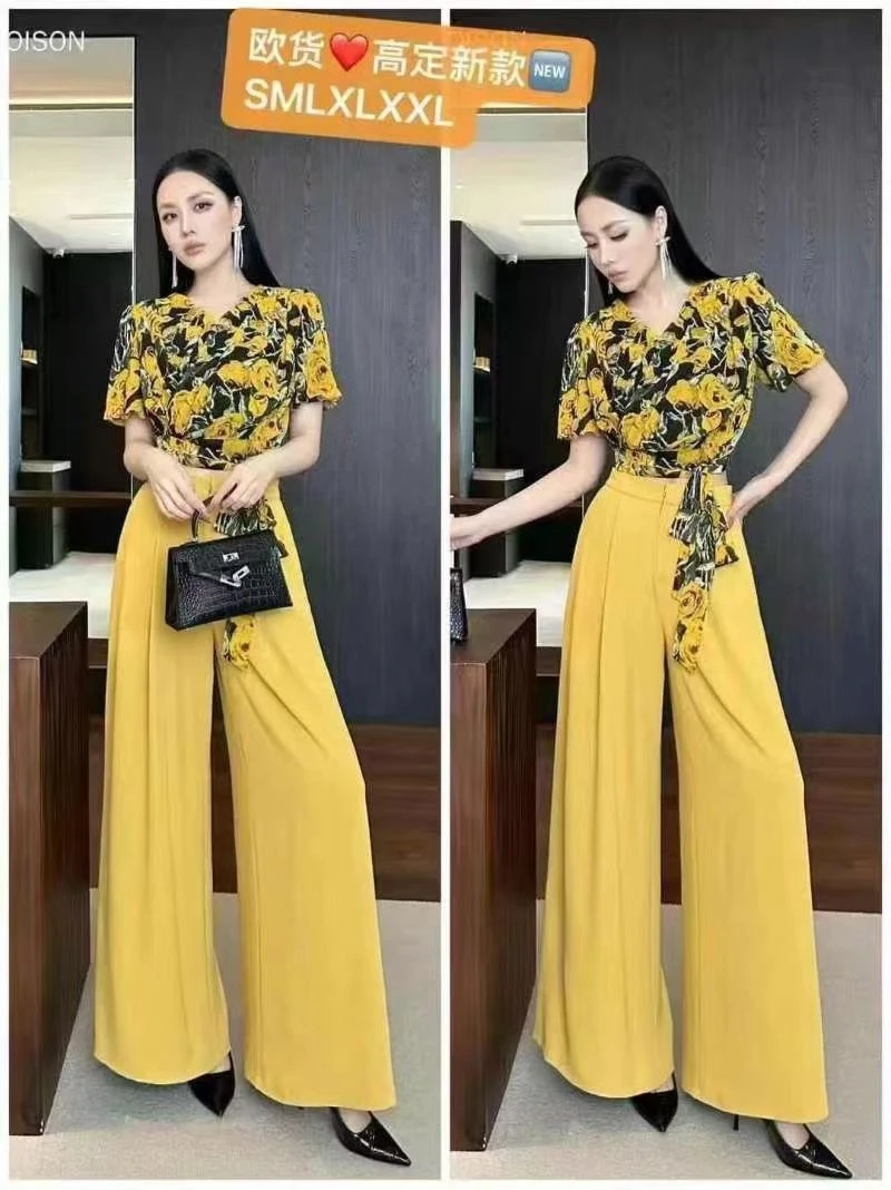 夏季减龄显瘦气质款都市风碎花时尚套装