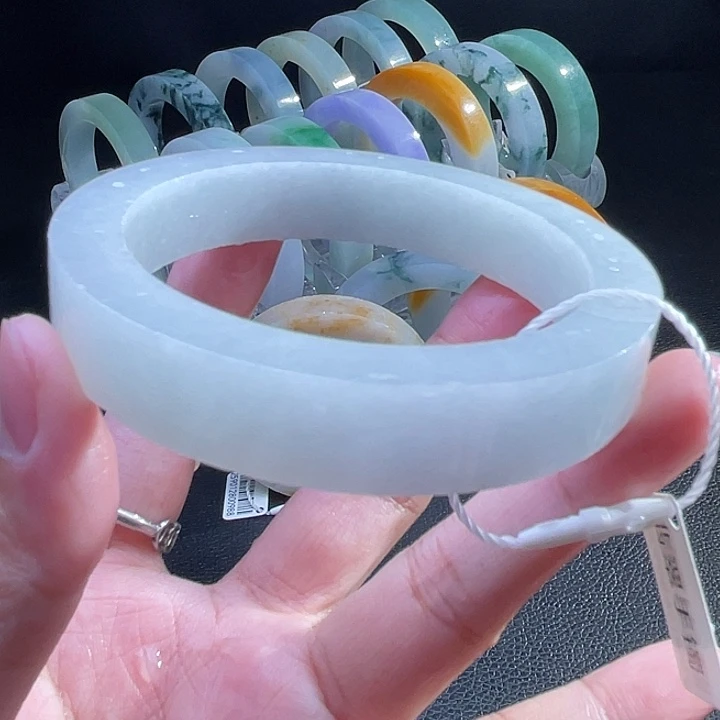 未镶嵌翡翠手镯定制翡翠