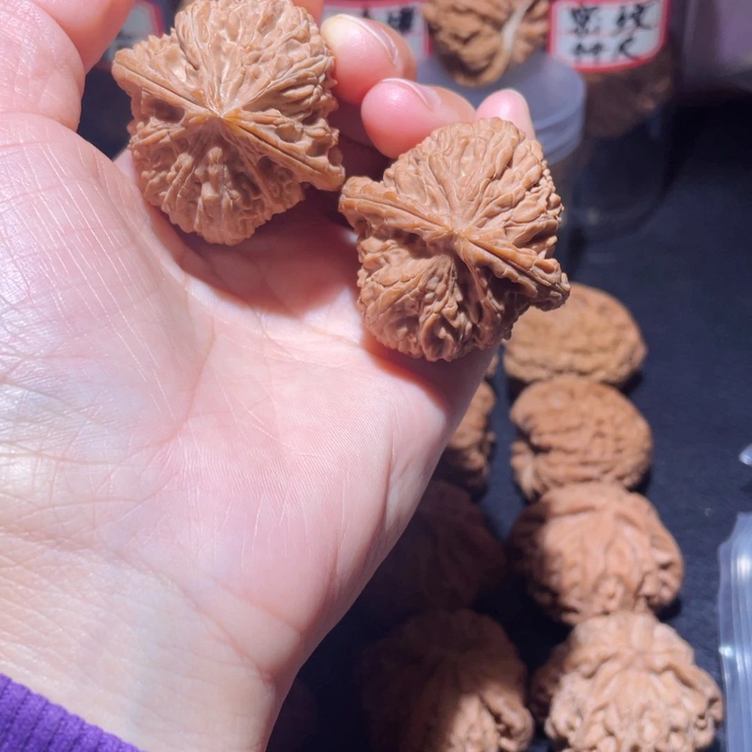 吊坠桃核40尺三角白