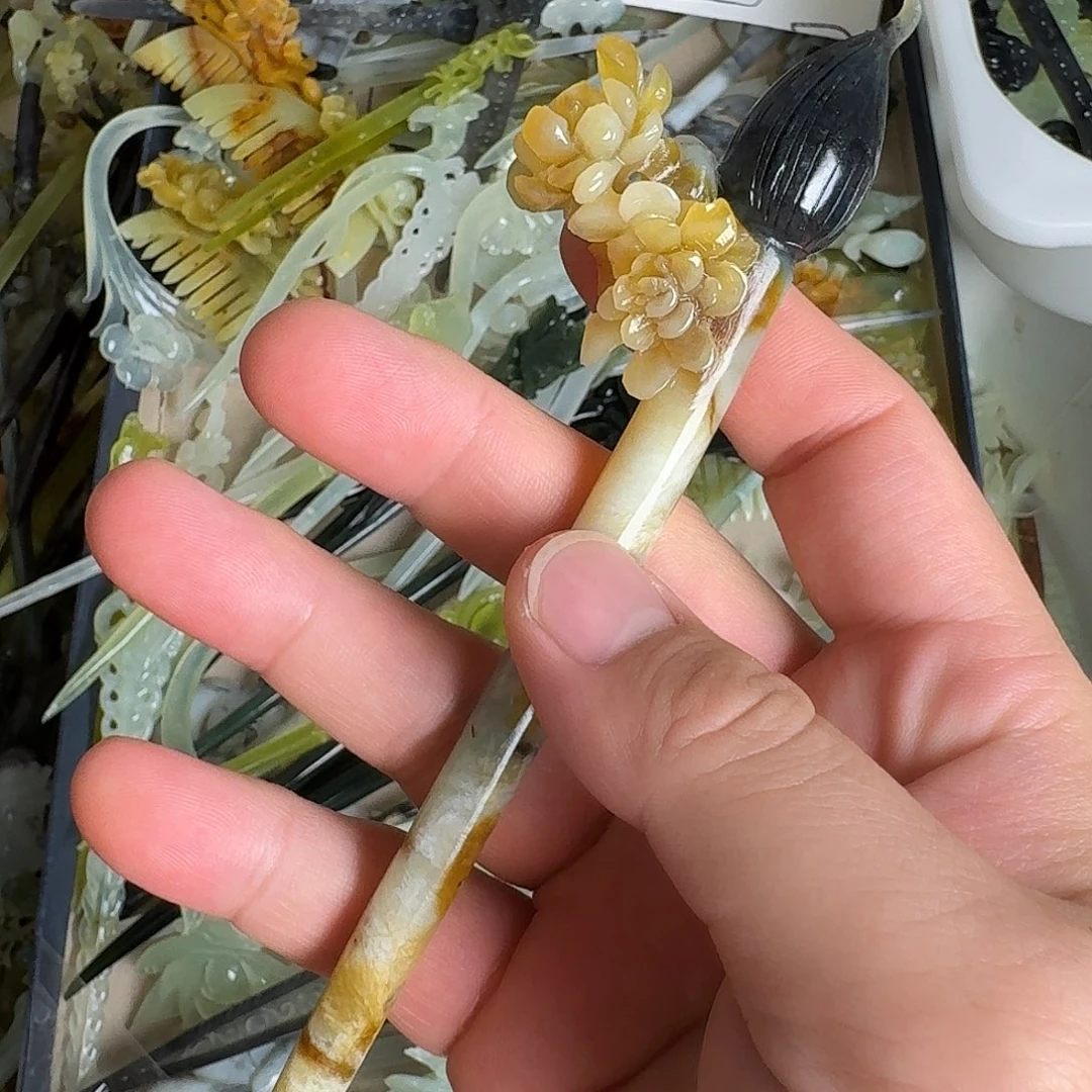 双***。未镶嵌蛇纹石玉发饰