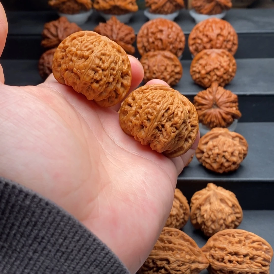 文玩核桃吊坠41红宝石