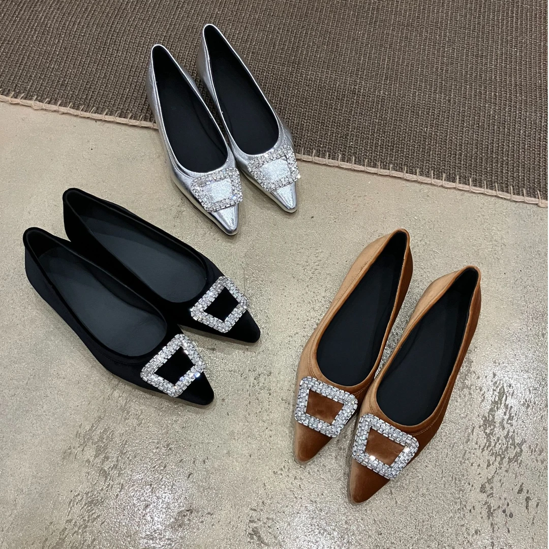 法式轻奢风高级感水钻方扣气质小尖头百搭浅口休闲单鞋粗跟平底鞋