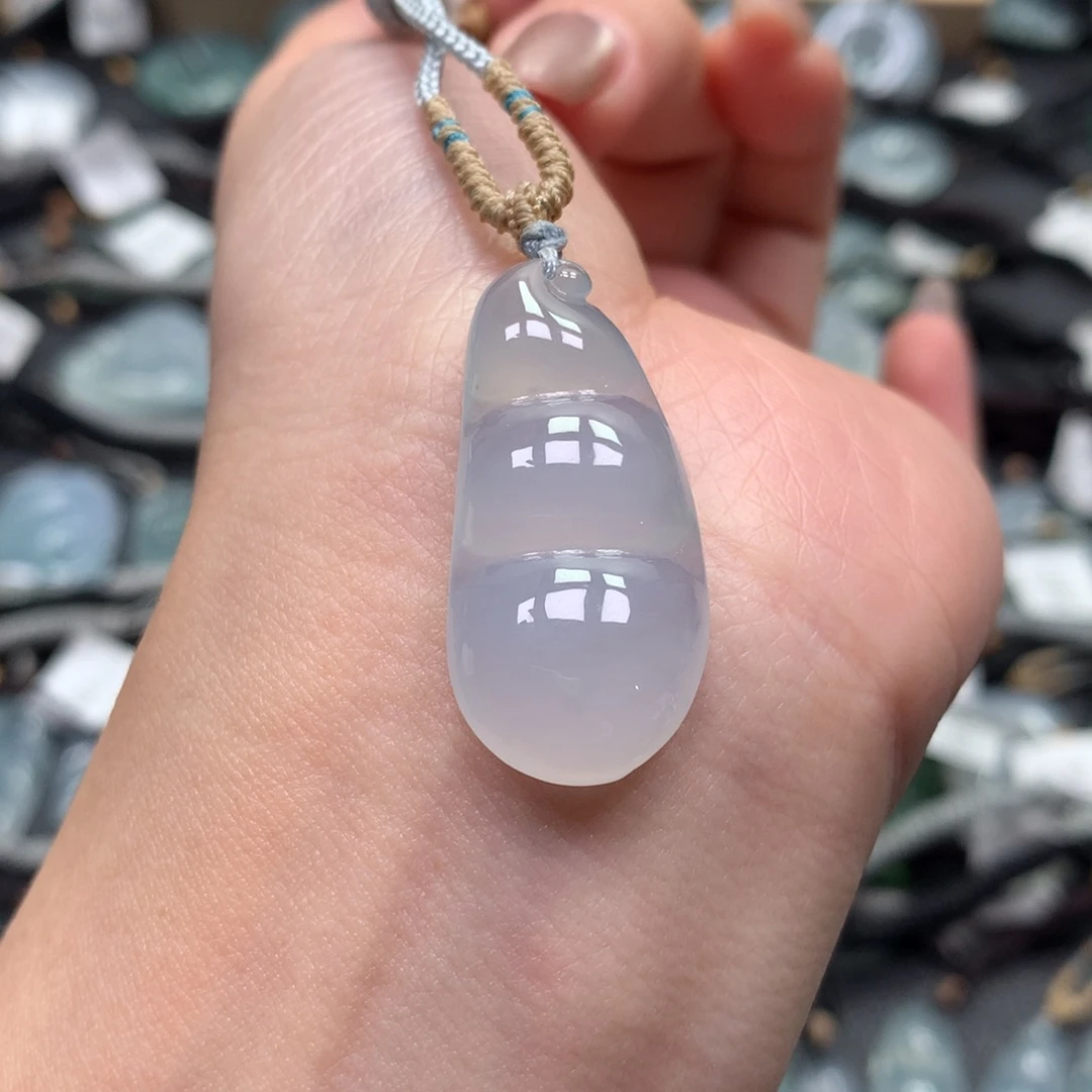 翡翠颈饰未镶嵌圆*豆子