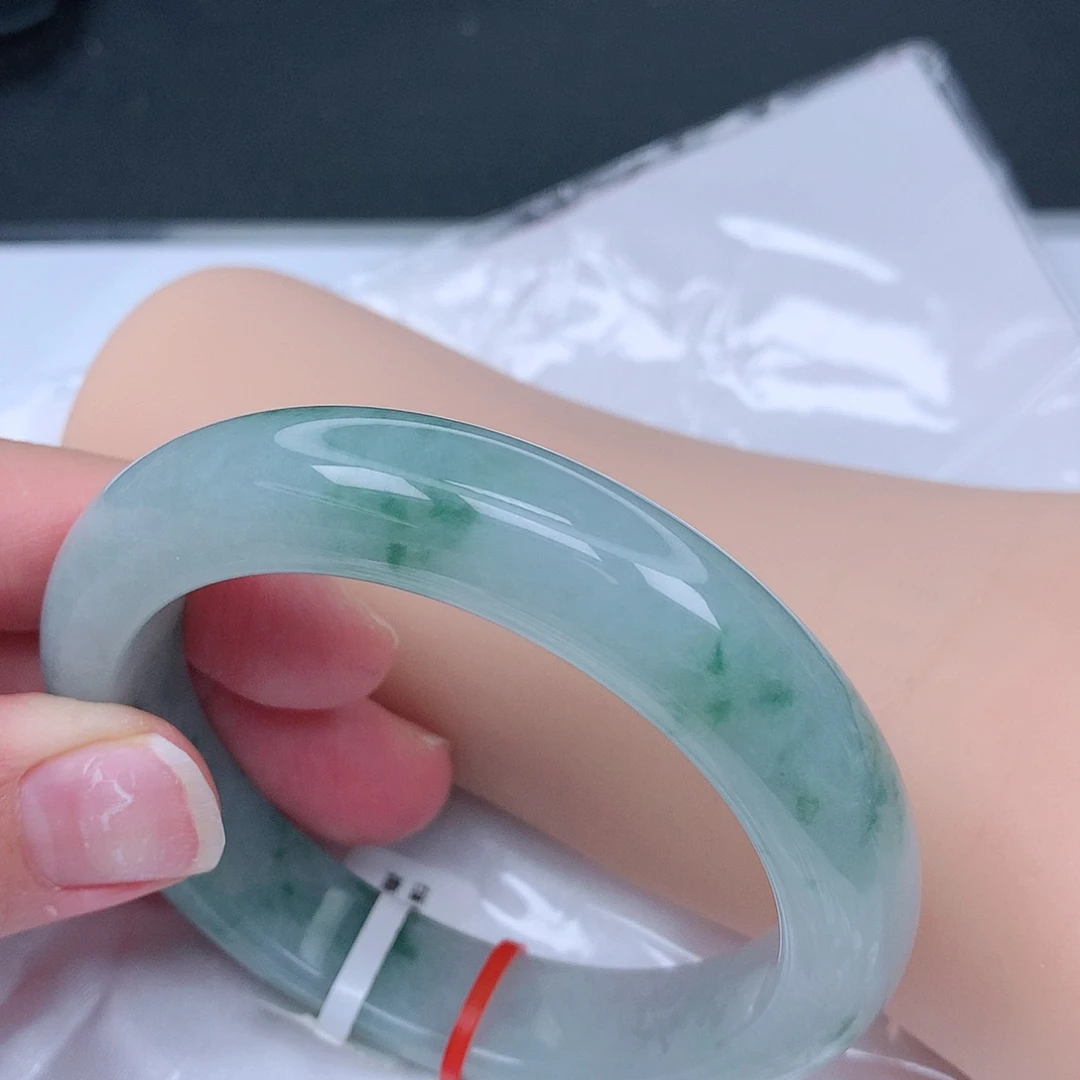 【闪购商品】未镶嵌手镯翡翠，57
