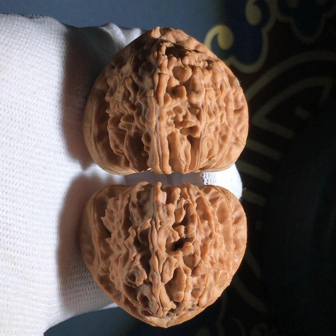 文玩核桃麻核桃狮子头