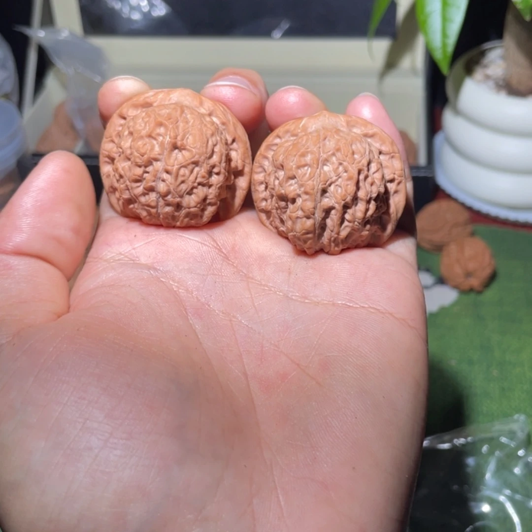 文玩核桃把件40血麒麟