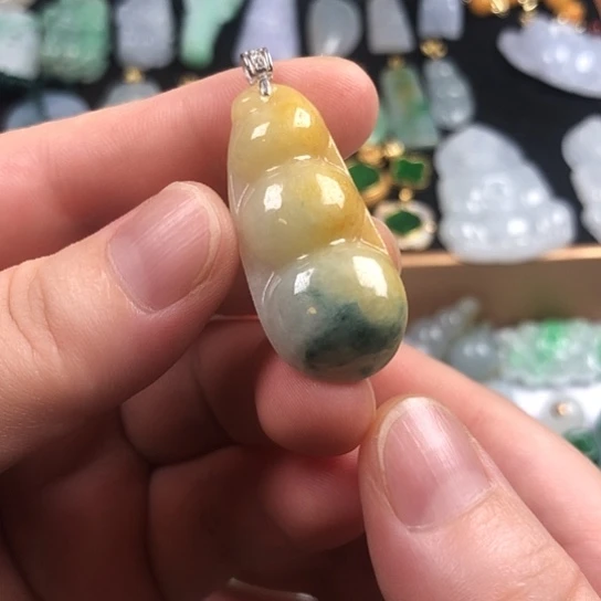 颈饰未镶嵌翡翠福贝