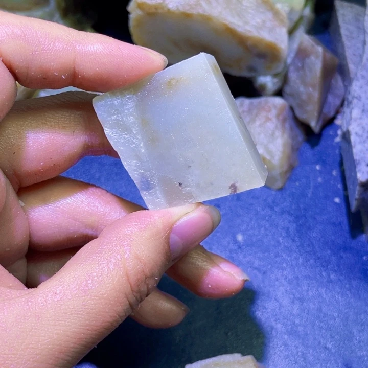 用***5和田玉未镶嵌珠宝半成品