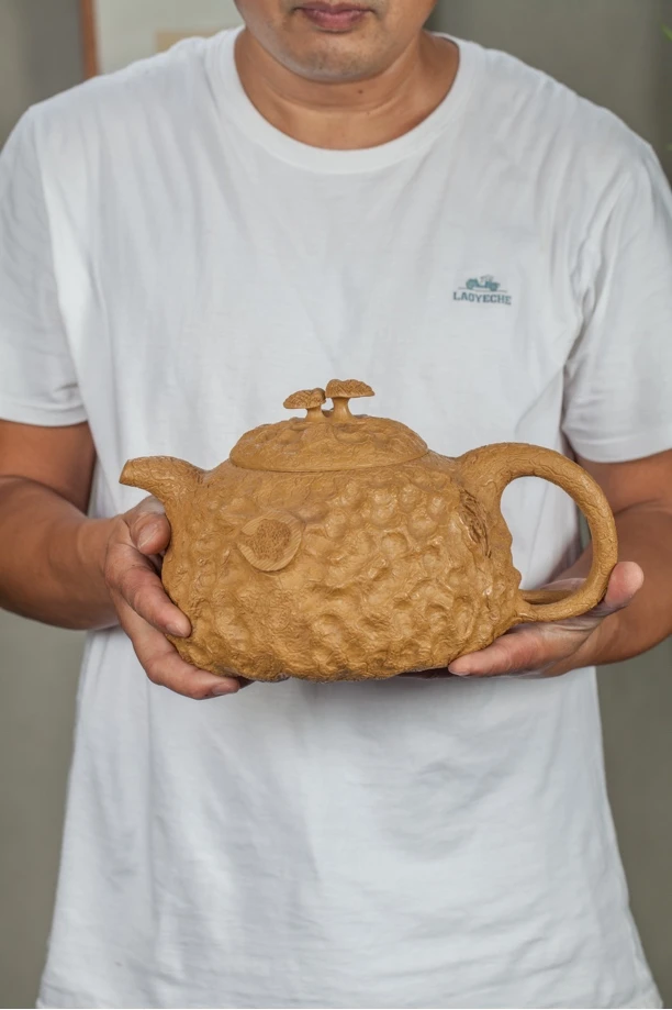 正宗宜兴紫砂壶，手工制作。