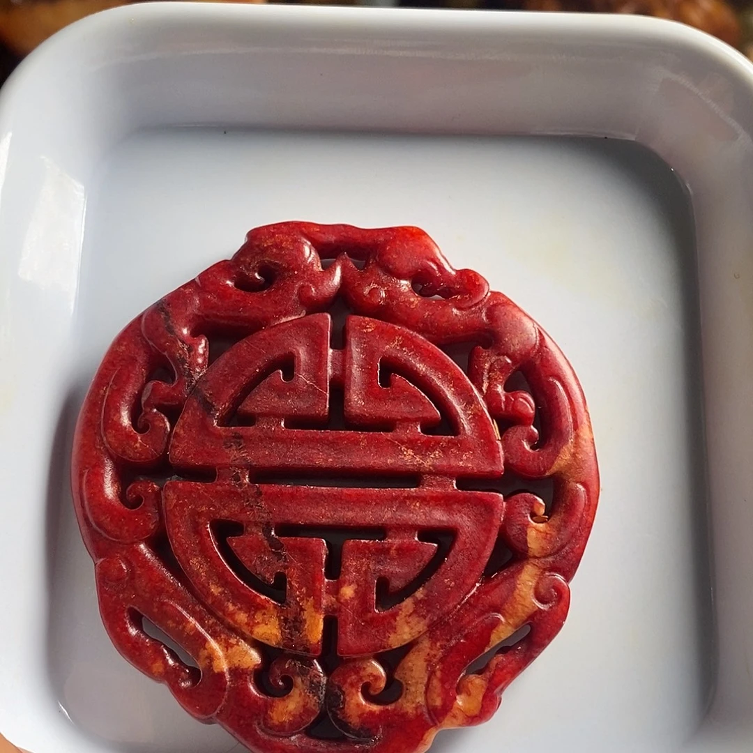 未镶嵌岫岩老玉（透闪石质玉）挂件