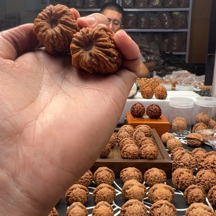 吊坠文玩核桃凹底南疆