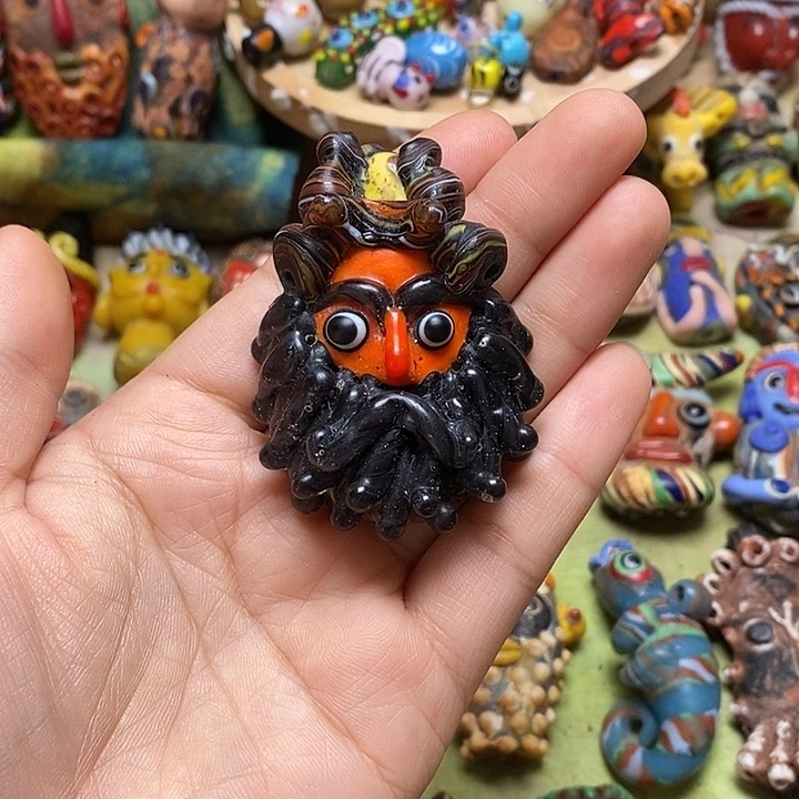 琉璃颈饰黑色大胡子娃054