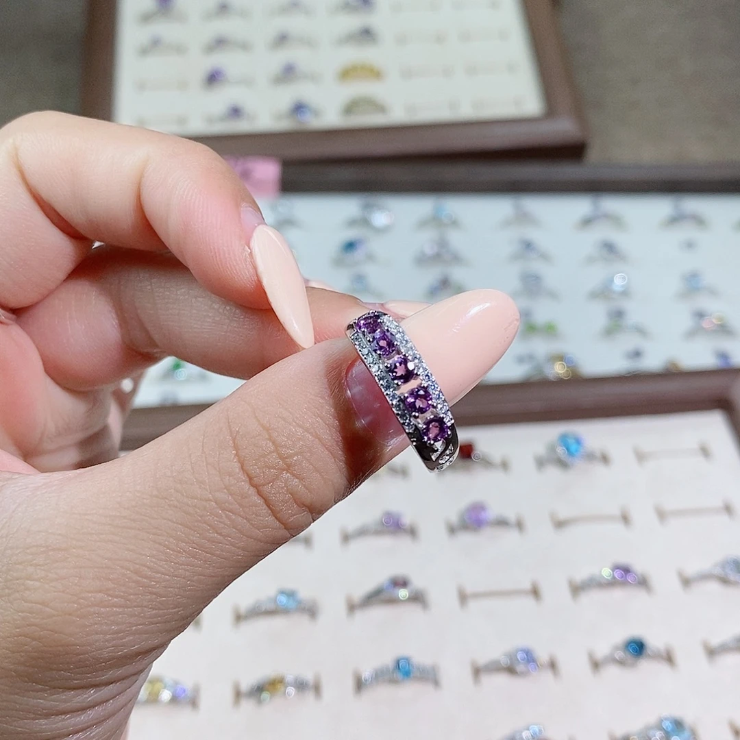 啊***纯银S925镶嵌水晶戒指