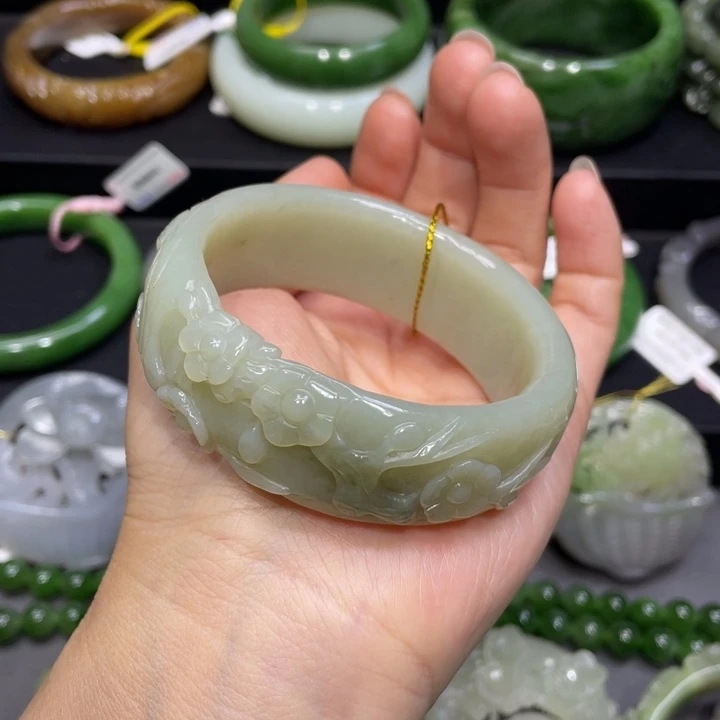 和田玉手镯55圈口 编号23未镶嵌