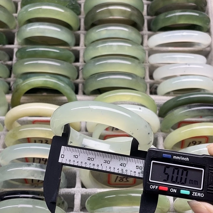 蛇纹石玉未镶嵌手镯166