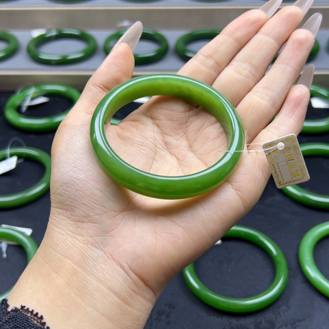 和田玉（碧玉）未镶嵌手镯