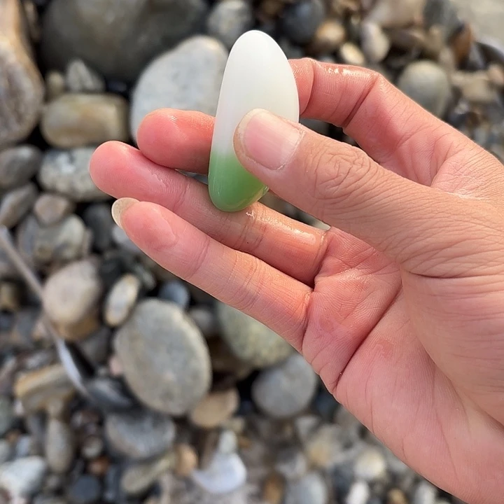 和田玉（糖玉）未镶嵌珠宝奇石