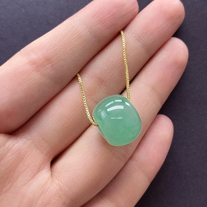 石英质玉合金颈饰